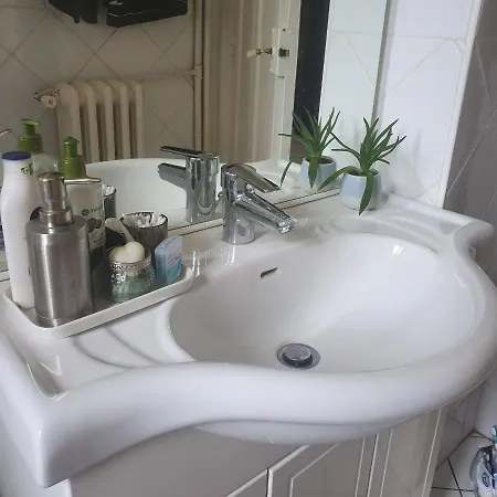 Amplo Quarto Em Paryż